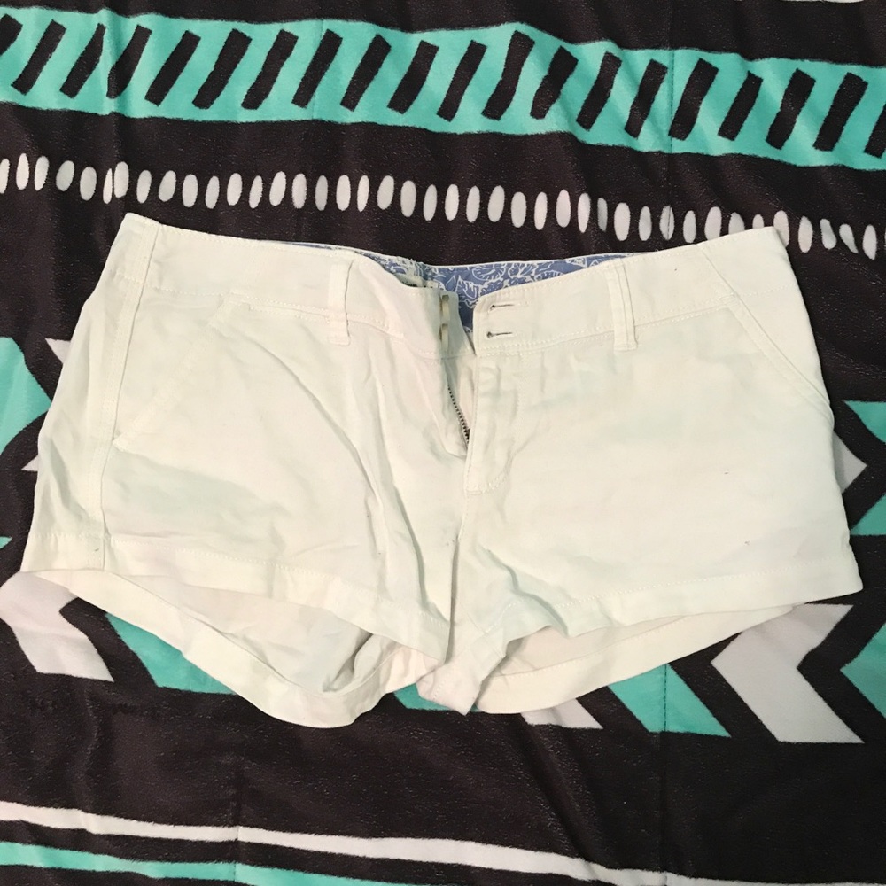 American Eagle Shortie (Size 6)